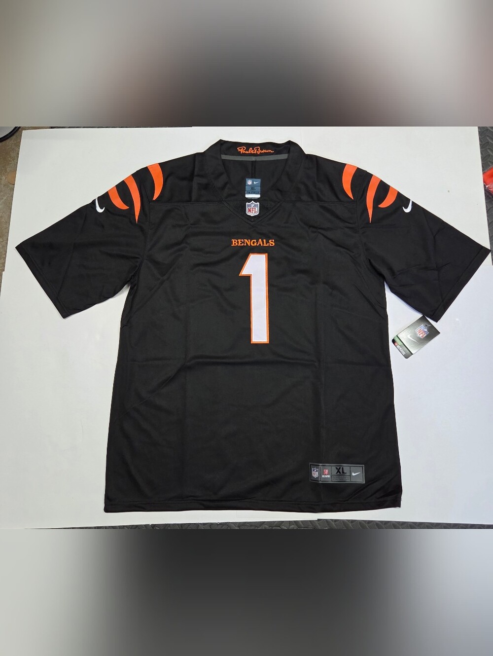 Nike Black and Orange Bengals #1 Football Jersey Jamar Chase Mens L-Xl NEW!
